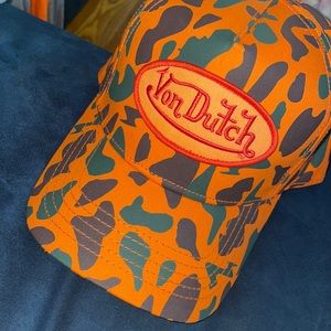Von Dutch hat